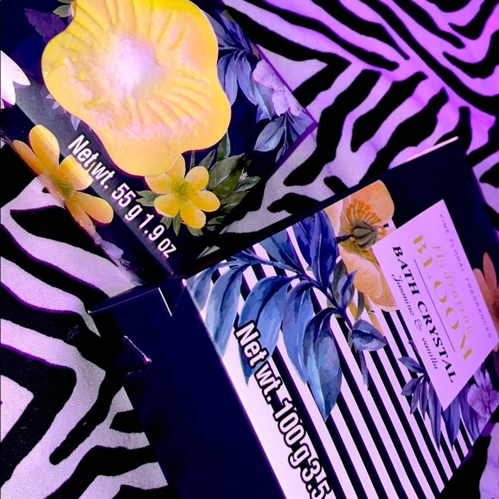 Bath bomb and bath salts